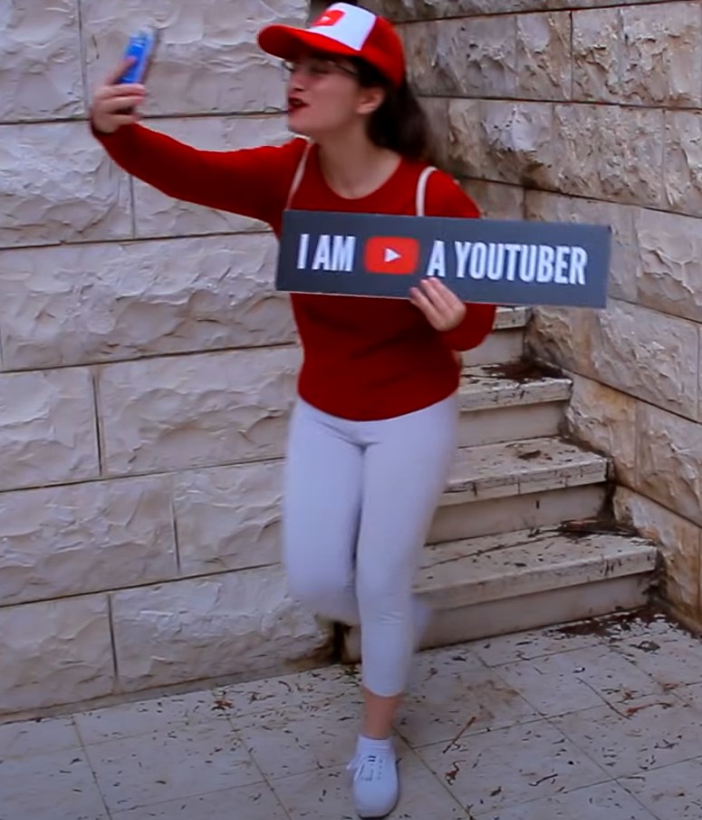 תחפושת לילדות - יוטיוברית